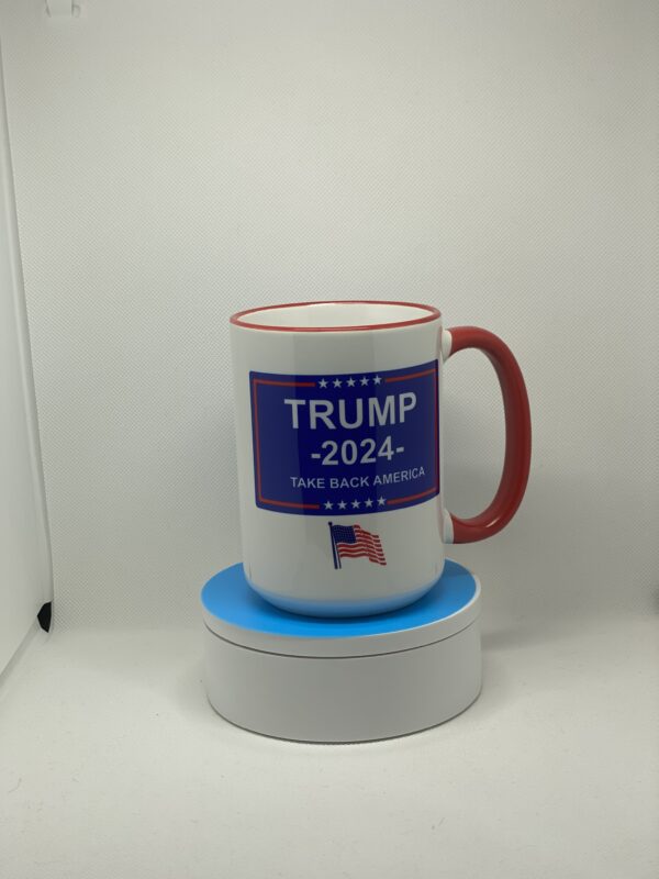 A cup that has the words " trump 2 0 2 4 ".