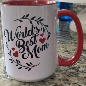 A coffee mug that says world 's best mom.